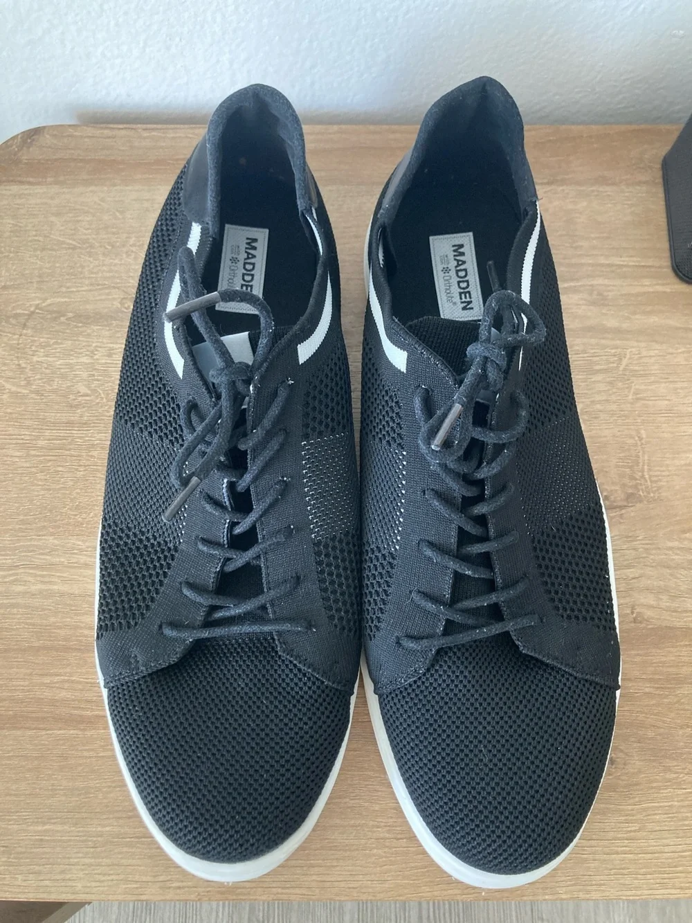 Men’s Black Knit Lace-Up Sneakers